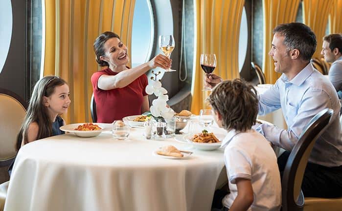 family-dining-msc-cruises-kids-exp